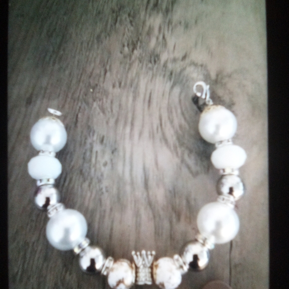 Bracelets - Picture 6 of 9